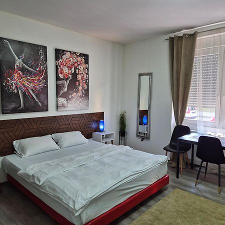 Rooms Villa Luigi Pancevo Exterior photo